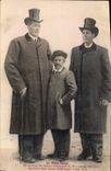 CPA Foklore Le pere Hugo Fils geants TOP