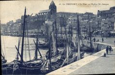 CPA Bateau Le Treport Le port et l'eglise St Jacques 