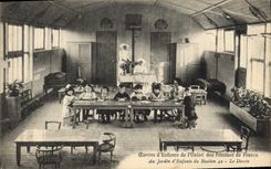 CPA Enfants Oeuvres d'enfance de l'union des femmes de France au jardin d'enfants du Bastion 42 Le dessin