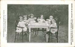 CPA Enfants La Pouponniere Gouter des grands Vive la Phosphatine !