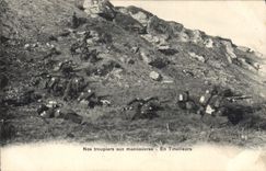 CPA Militaria Nos troupiers aux manoeuvres En tirailleurs 