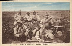 El campo de Militaria de la POSTAL de la VENDIMIA de Sissonne funciona de la infantería