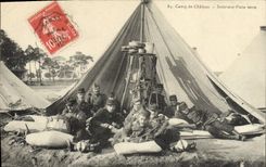 CPA Militaria Camp de Chalons Interieur d'une tente