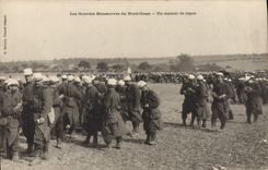 CPA Militaria Grandes manoeuvres du Nord Ouest Un instant de repos