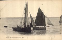 El barco de la POSTAL de la VENDIMIA pesca la vuelta Sinning al puerto