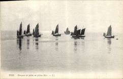 CPA Bateau Peche Barques de peche en pleine mer