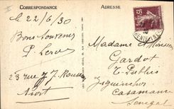 El barco de la POSTAL de la VENDIMIA pesca La Rochelle una esquina del puerto