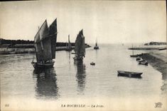 El barco de la POSTAL de la VENDIMIA pesca La Rochelle el embarcadero