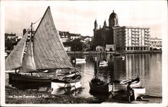CPA Bateau Peche Saint Raphael Le port 