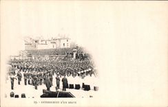 VINTAGE POSTCARD Militaria Burial of a brave man