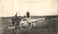 La POSTAL Militaria Ecole de la VENDIMIA tiene fuego Canon