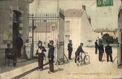 VINTAGE POSTCARD Militaria Barracks