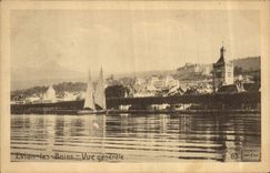 CPA Bateau de peche Evian les Bains Vue generale