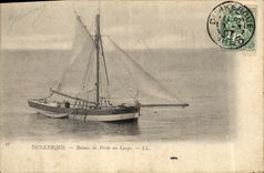 VINTAGE POSTCARD Boat of sin in broad Dunkirk