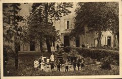 VINTAGE POSTCARD Children Lagrasse Aude Orphelinat of the military medals One hour of re-creation