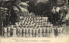 CPA Enfants Missions des PP du Saint Esprit Un orphelinat 