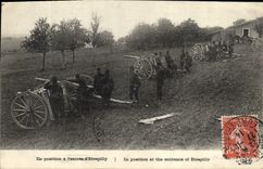 CPA Militaria En position a l'entree d'Etrepilly 