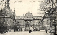 VINTAGE POSTCARD Paris Turn Law courts
