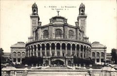 VINTAGE POSTCARD Paris Trocadero Rhinoceros Elephant