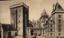 CPA Pau Le Chateau d'Henri IV Donjon Facade et entree