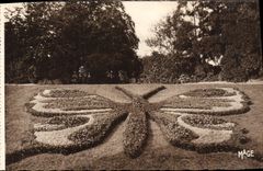 CPA Cambrai Le jardin public Le papillon