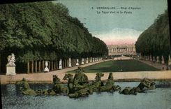VINTAGE POSTCARD Palate Of Versailles Tank of Apollo the green carpet and the palate