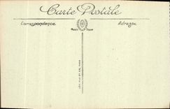 CPA Arras Un quartier de la petite place Militaria