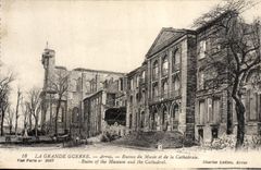 CPA Arras Ruines du musee de la cathedrale Militaria