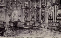VINTAGE POSTCARD Palate of Fontainebleau Room of the Council