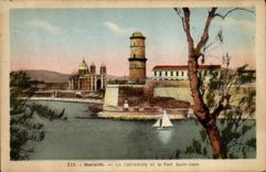 CPA Marseille La Cathedrale et le Fort St Jean