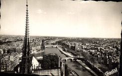 CPM Paris La Fleche De Notre Dame Et La Seine