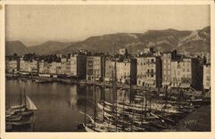 CPA Toulon Vue Panoramique Sur Le Port Bateaux