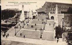 CPA Marseille Gare Et Escalier Monumental de la gare St Charles