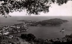 CPA Villefranche Sur Mer La Ville La Rade Et Le Richelieu
