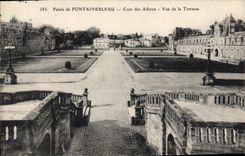 VINTAGE POSTCARD Palate of Fontainebleau Court of the Good-byes Seen of the terrace