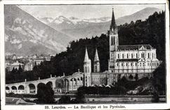 POSTAL de la VENDIMIA pesada la basílica y los Pyrenees