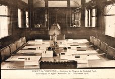 CPA Environs De Compiegne Interieur du wagon du Marechal foch Militaria