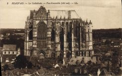 CPA Beauvais La Cathedrale Vue d'ensemble