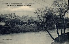CPA Carcassonne Vue Generale De La Cite Et Les Bords De I'Aude