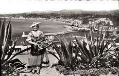 POSTAL MODERNA la dimensión Niza del folklore azul de la visión