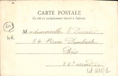 Castillo de la POSTAL de la VENDIMIA de Chantilly el St Denis y establos grandes de la puerta vistos del césped