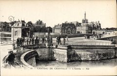 CPA Chateau De Chantilly L'Entree