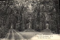Castillo de la POSTAL de la VENDIMIA de Chantilly los callejones del parque tres