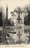 El castillo de Chantilly de la POSTAL de la VENDIMIA de la reina del blanco pesca sinning