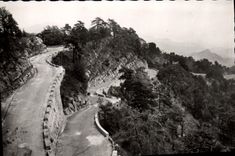 MODERN CARD Peira Undermined the Laces