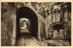 CPA Saint Paul L'Entree Du Village Par Les Vieilles fortifications et le canon qui la defendait