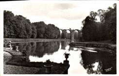 CPA Maintenon Le Chateau Vue Sur La Piece d'eau