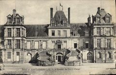 VINTAGE POSTCARD Palais of Fontainebleau the Staircase of the Horseshoe