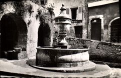 VINTAGE POSTCARD St Paul De Vence an old fountain