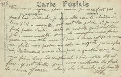 CPA Versailles La statue de Louis XIV et la Cour de Marbre